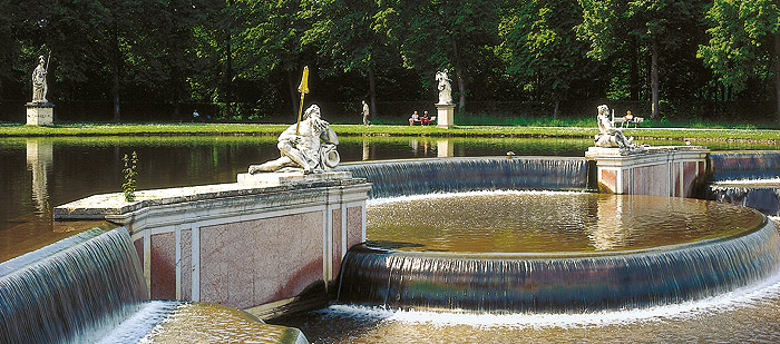 Picture: Large Cascade at the palace park